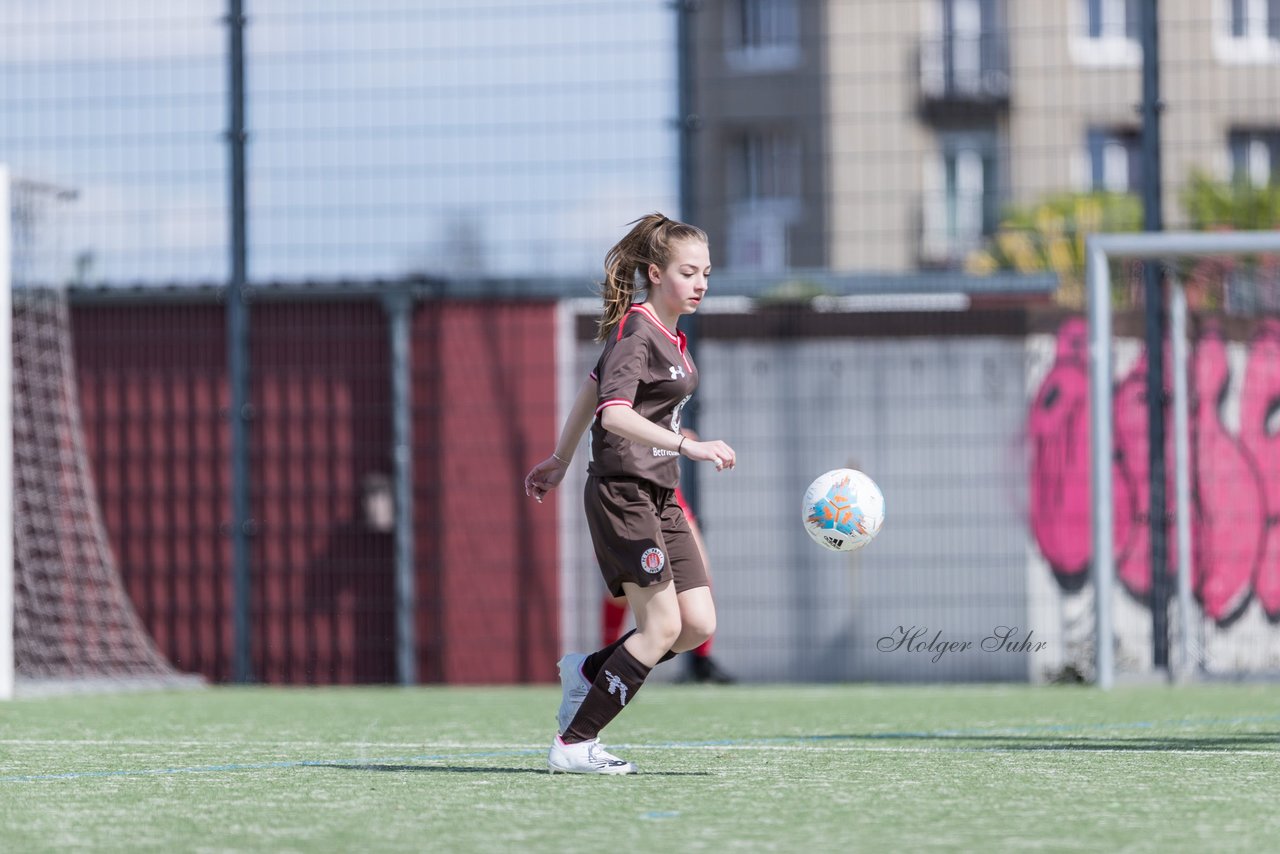 Bild 161 - wBJ St. Pauli - Walddoerfer : Ergebnis: 1:11